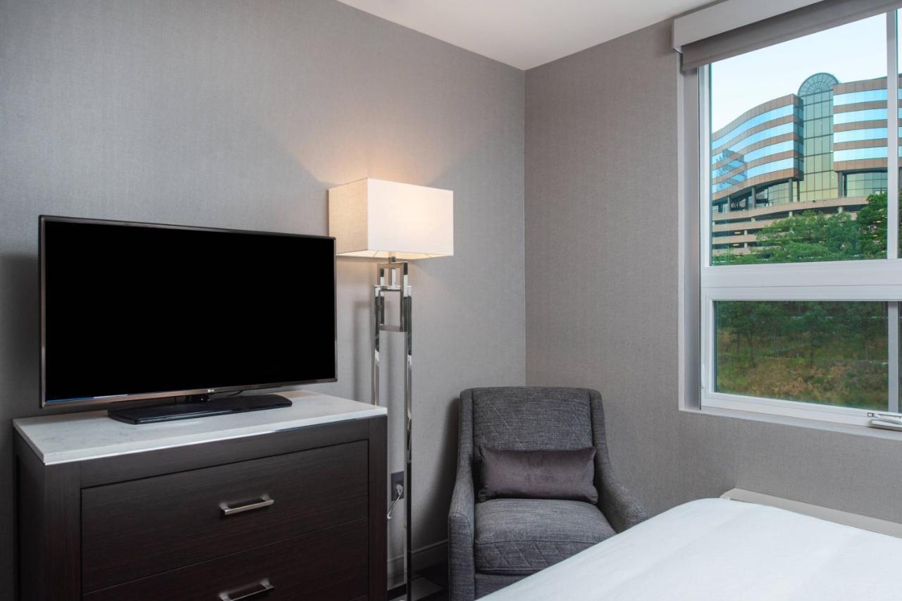 Fairfield Inn & Suites By Marriott Boston Уолтъм Екстериор снимка