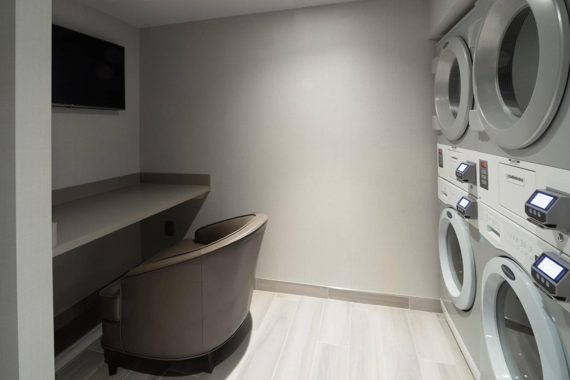Fairfield Inn & Suites By Marriott Boston Уолтъм Екстериор снимка
