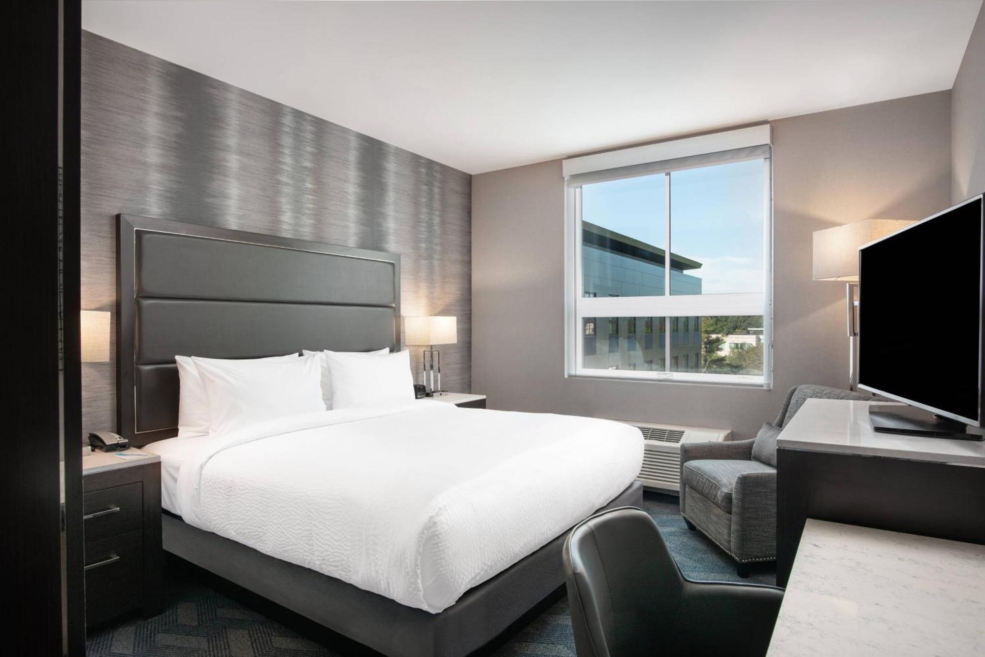 Fairfield Inn & Suites By Marriott Boston Уолтъм Екстериор снимка